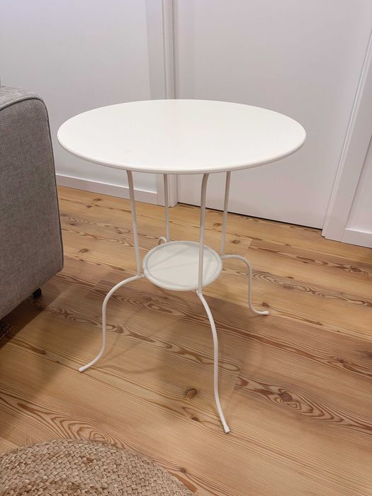 Mesa de apoio metálica Lindved