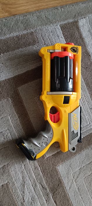 Nerf n-strike maverick