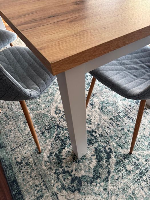 Mesa de jantar com 6 cadeiras modernas