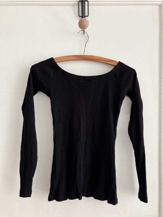 Bluzka czarna szeroki dekolt basic prążkowana
