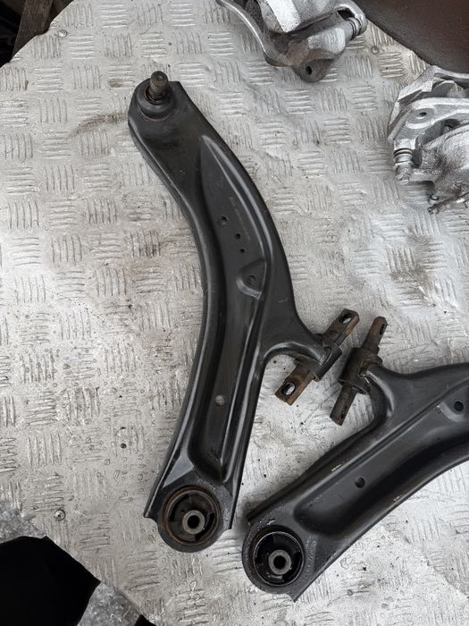 Рычаг передний ниссан рог nissan rogue xtrail t32 год 16