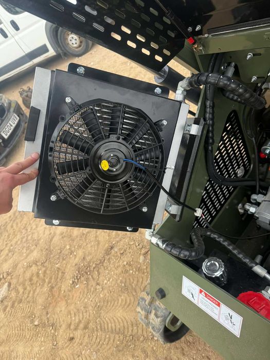 Miniładowarka Mini Ładowarka Gąsienicowa 25KM Skid Steer EisenTech T460 PRO Leasing