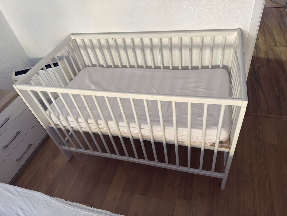 Berço de madeira + colchão