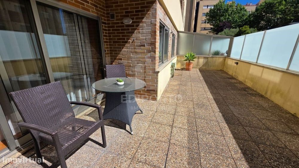 Apartamento T1 mobilado com terraço em Canidelo