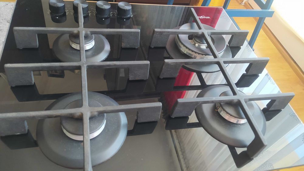 Kuchnia gazowa whirlpool.