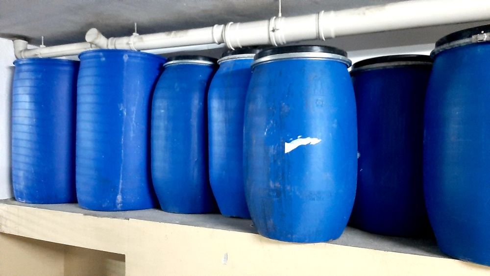 Bidon de plástico 30, 60, 180 e 250L c/tampa, e 220 c/ 2 tampas