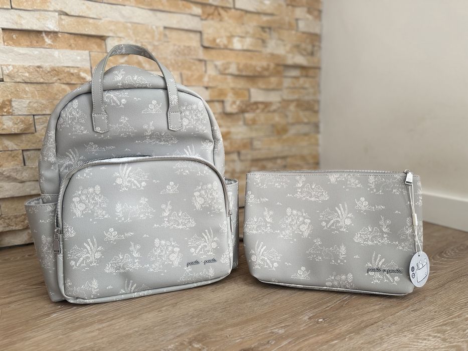 Mochila e bolsa de maternidade pasito a pasito