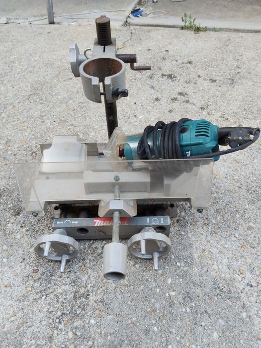 Tupia de bancada ou manual makita