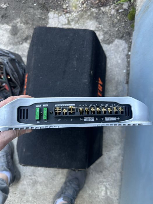 Продам усилитель Blaupunkt GTA 475