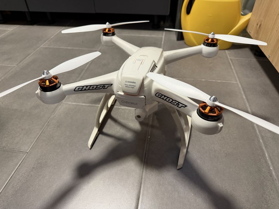 Dron Ghost Chroma kontroler Spektrum dx6i