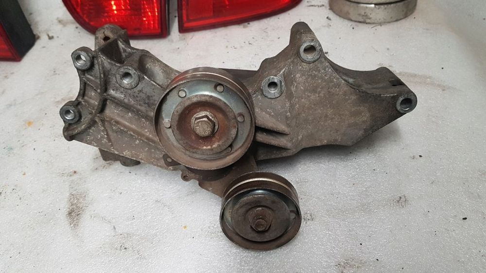 032145169q łapa uchwyt alternatora vag