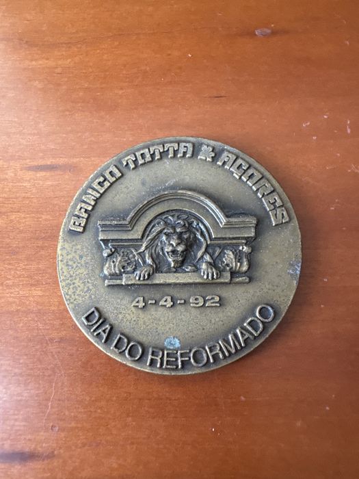 Medalha dia do reformado Banco Totta Açores 4-4-92