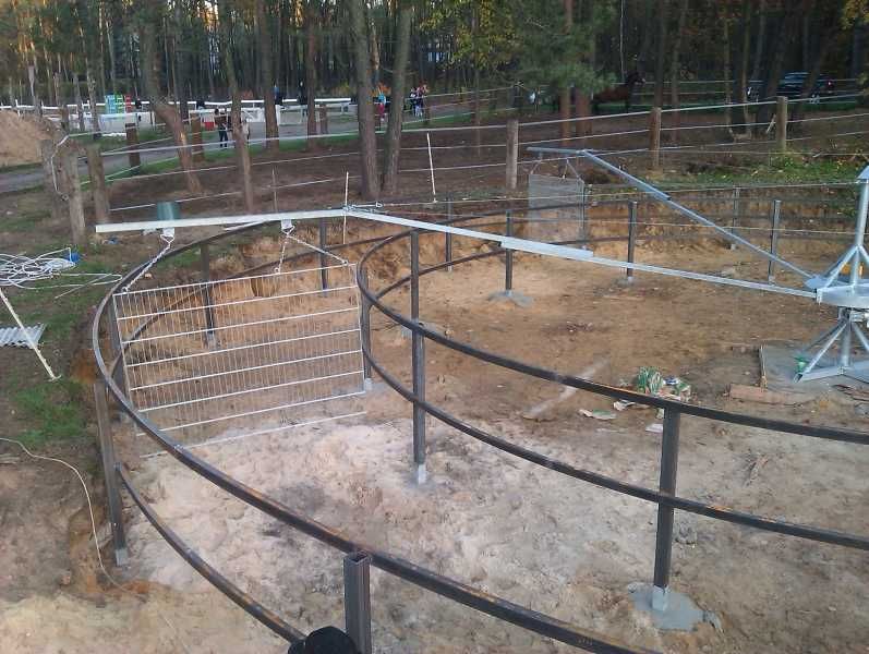 Karuzela boksowa dla koni