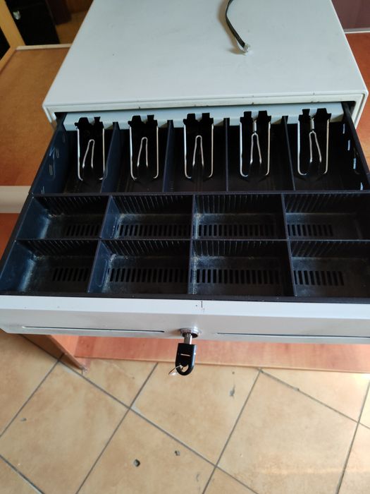 Sprzedam szufladę na pieniadze