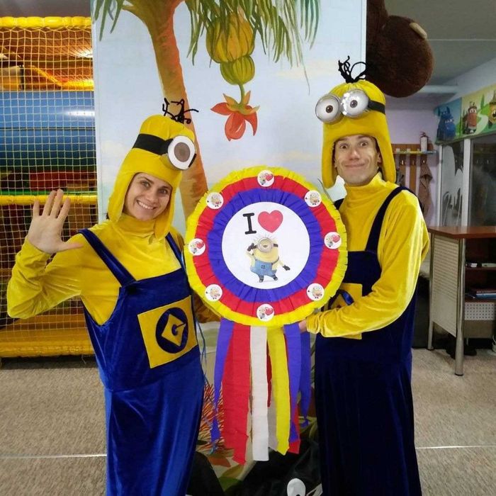 Аніматори з іграми і танцями, мильними бульбашками, аквагримом та