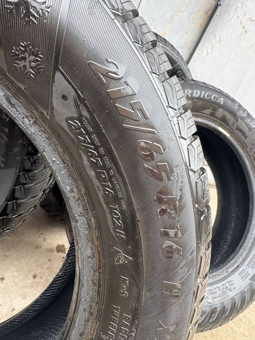 Зимова гума 215/65 R16