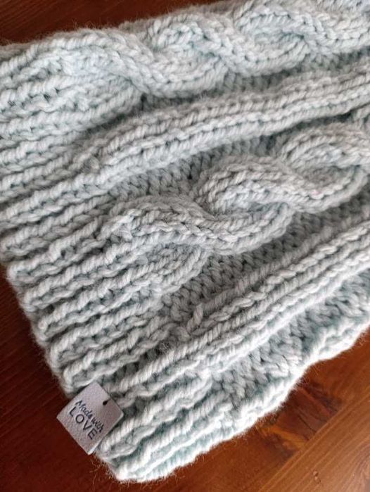Gorro em lã azul