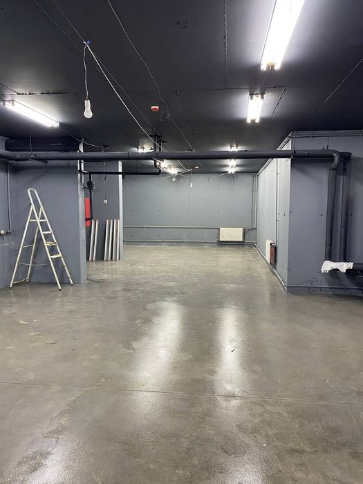 Підвальне приміщення 173.8м2. Центр. Світло завжди