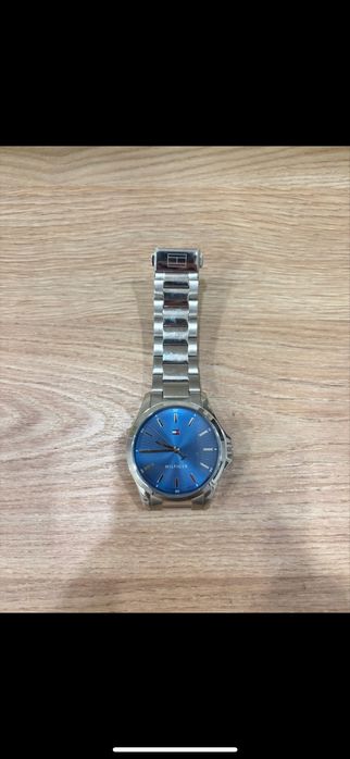 Relógio Tommy Hilfiger Azul Com Pulseira de Aço