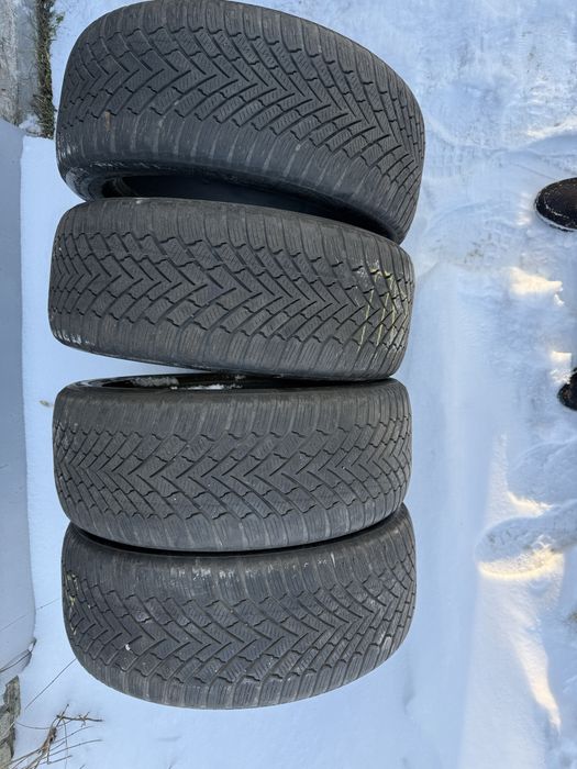 Зимняя резина R17 225/50 Continental