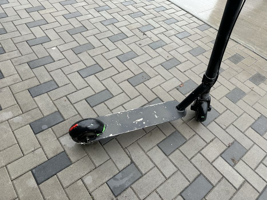 Продам самокат Lime