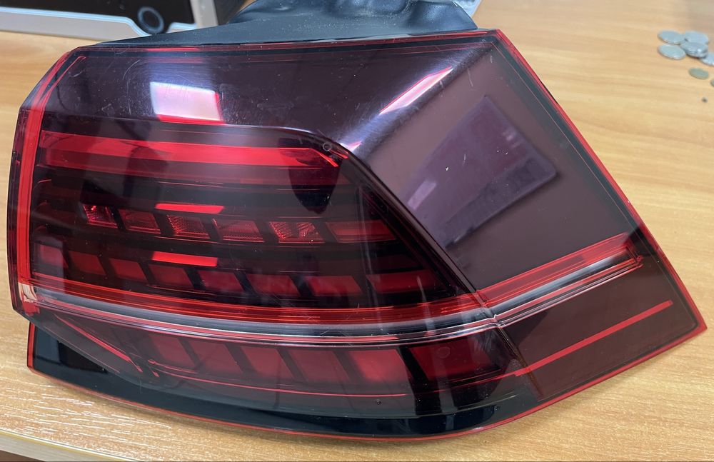 Фонарь задній правий golf 7 рест