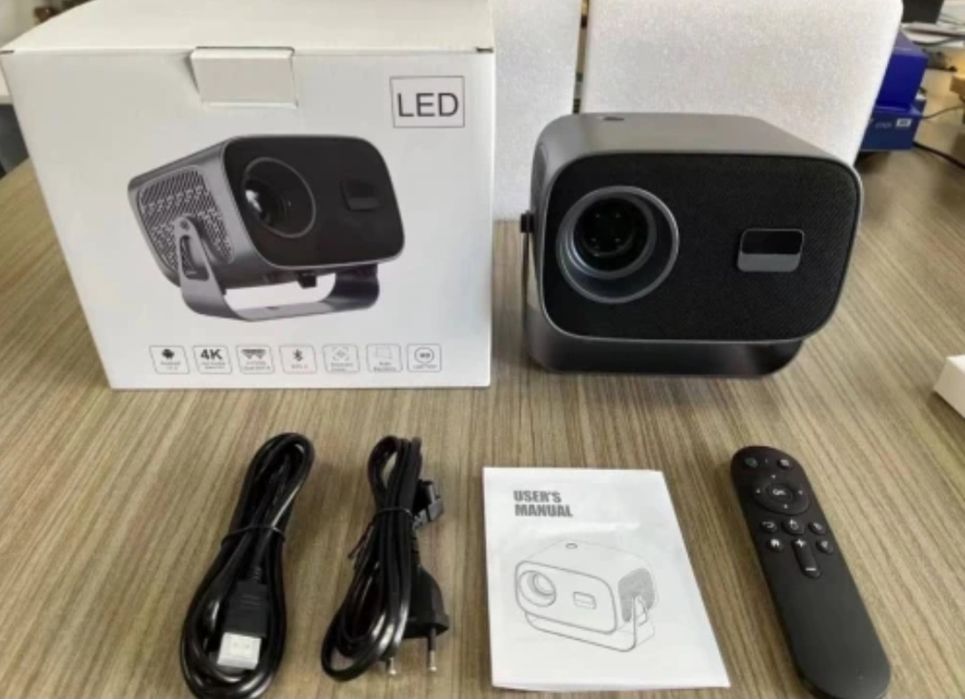 Проектор домашній кінотеатр