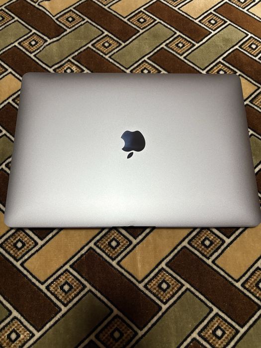 Продам MacBook Air M1