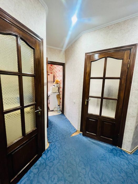Продам двокімнатну квартиру в центрі міста