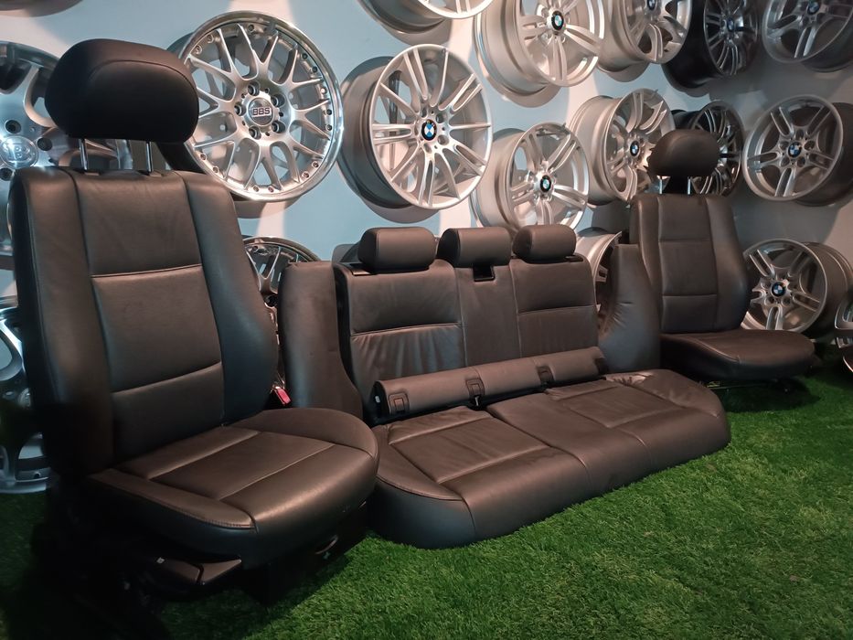 Conjunto de bancos e quartelas bmw E46 Touring.
Bancos dianteiros com