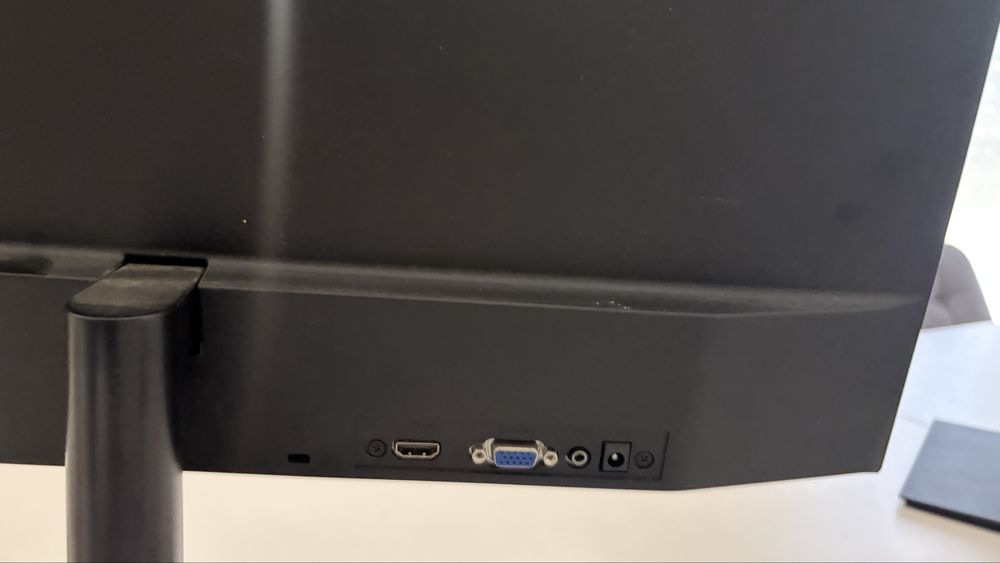 Conjunto de 2 Monitores Huawei e AOC – Como Novos