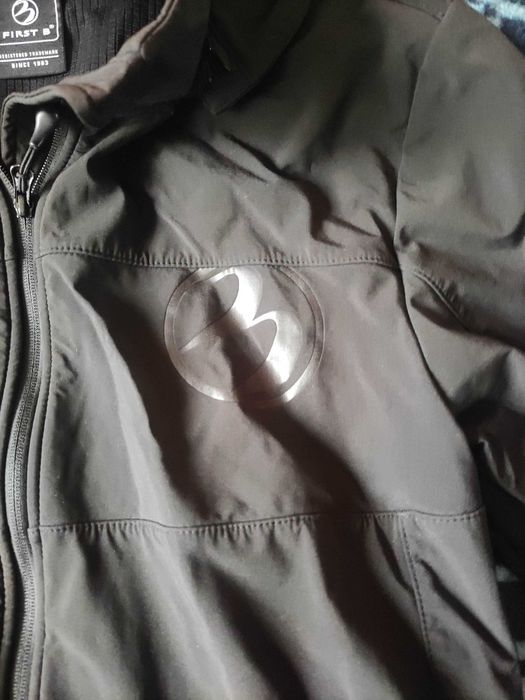 Kurtka First B roz XL.  Tec  3000