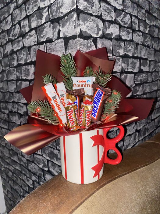 Солодкі цукерки в чашечці