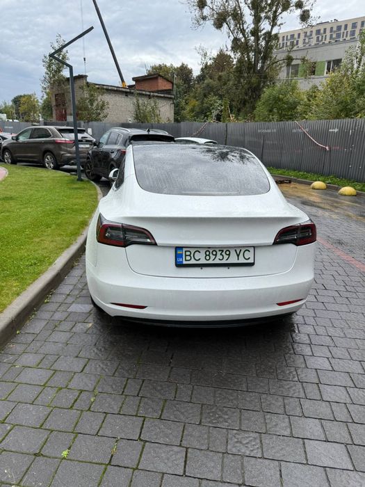 Оренда тесли під таксі / тесла оренда