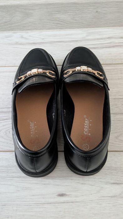 Czarne loafersy mokasyny z ozdobną klamrą Seastar 37