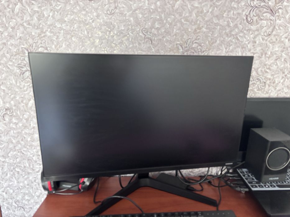 Монитор Samsung  27" IPS