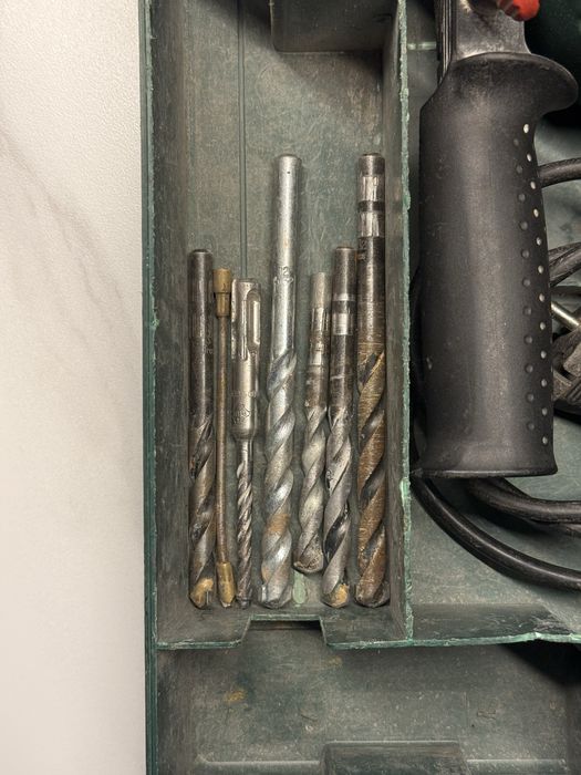 Aparafusadora/Berbequim de Percussão Bosch PSB 850-2 RE + Acessórios