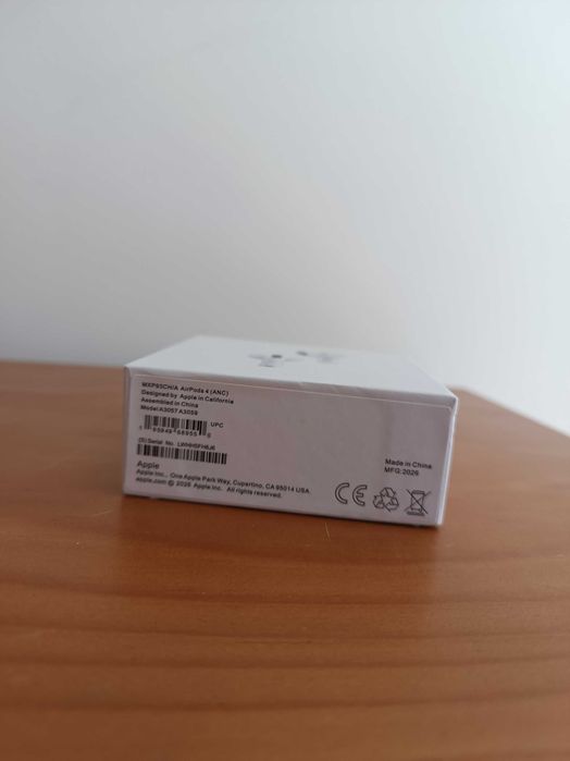 Airpods 4 ( Apple)
