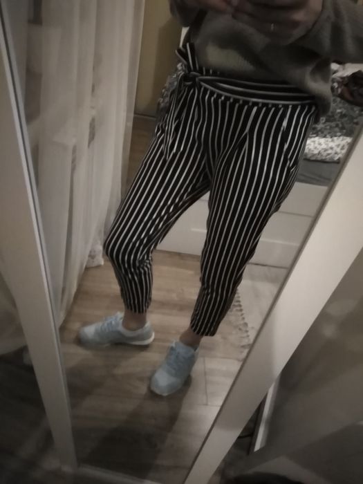 Spodnie elastyczne 7/8 paseczki