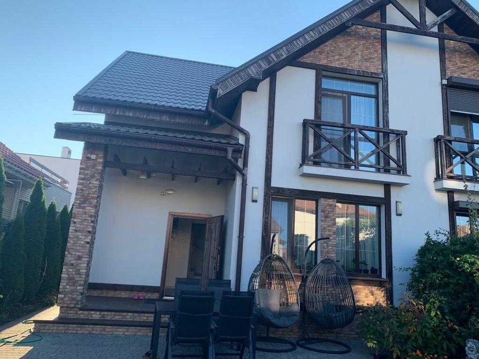 Продається будинок-дуплекс в Совіньйоні.