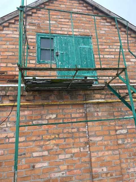 Продам частину будинку в районі училища в гарному і зручному місці