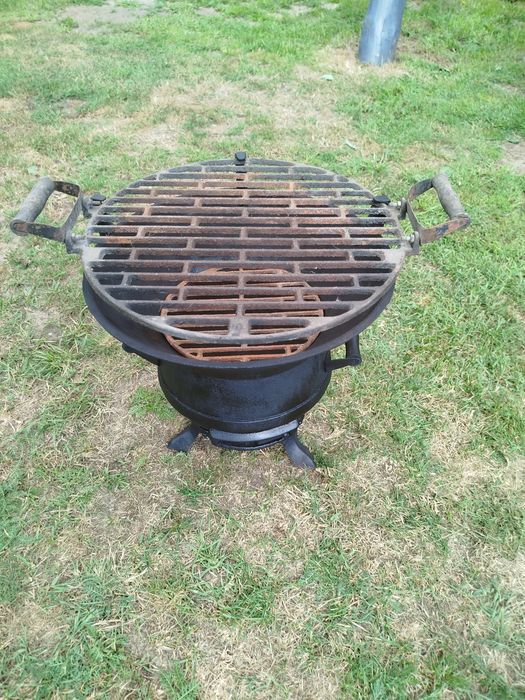 Grill żeliwny beczkowy