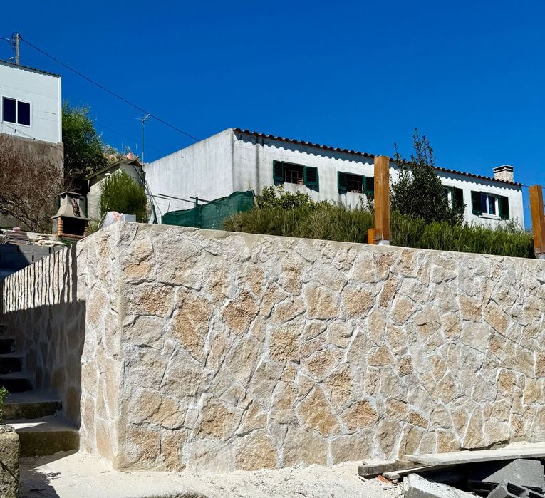 Muros em Pedra e bloco