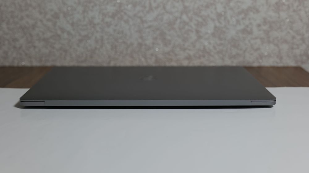  MacBook Pro 15” A1707 (2017) • i7 • 16GB • 250GB SSD #69