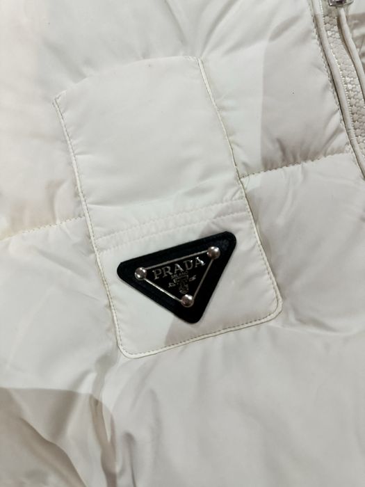 Пуховик зимовий prada з хутром