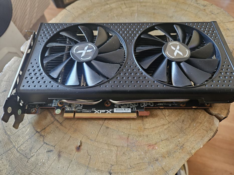 AMD Radeon 6600 XT  8gb