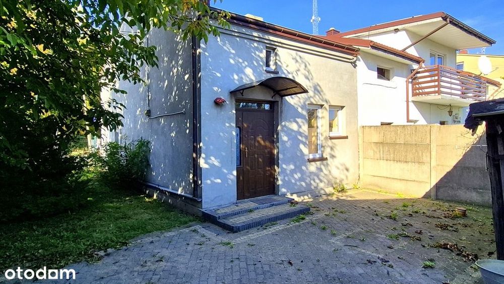2 budynki na działce 500 m² w Radomsku
