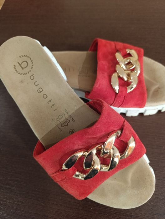 Шльопанці bugatti