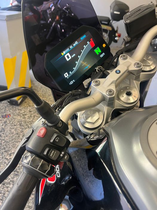 BMW F 900 R de 2020. Modos Condução "Pro". Bom estado