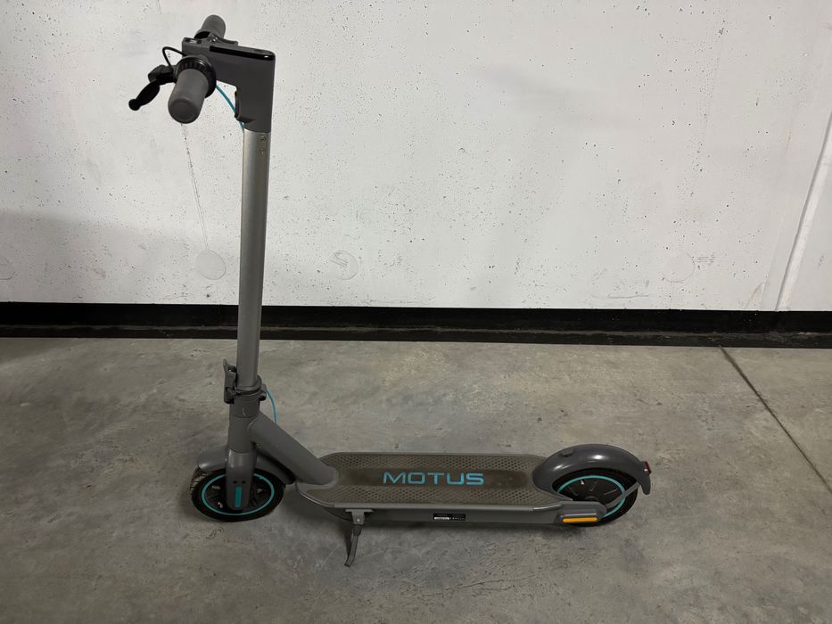 Hulajnoga elektryczna Motus Scooty 10 2021